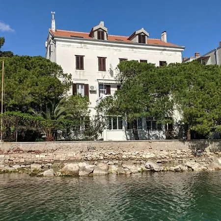 Seafront - Directly At The *