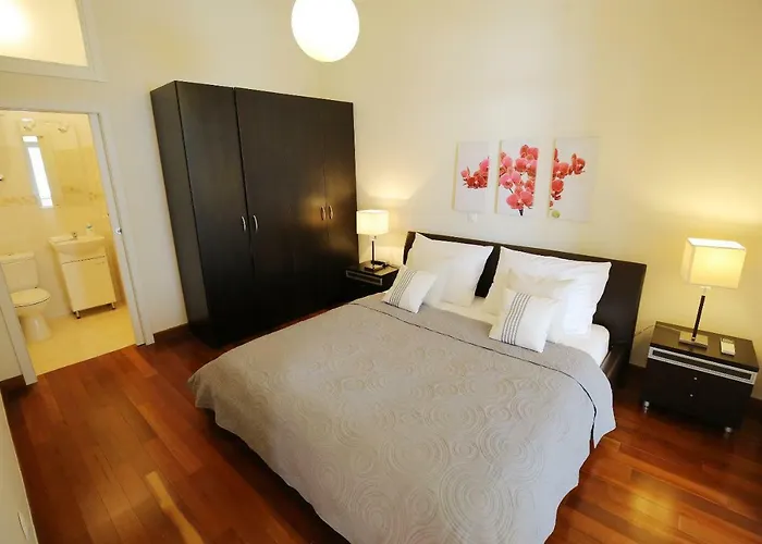 Seafront - Directly At The *