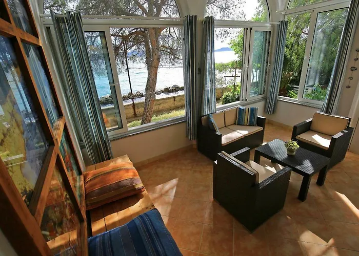 公寓 Seafront - Directly At The 扎达尔