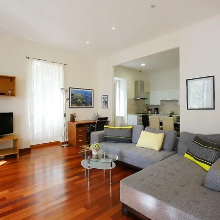Seafront - Directly At The Apartment