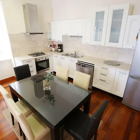 Apartment Seafront - Directly At The Zadar