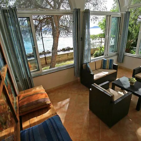 Apartment Seafront - Directly At The Zadar