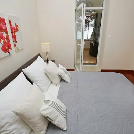 Seafront - Directly At The Apartment